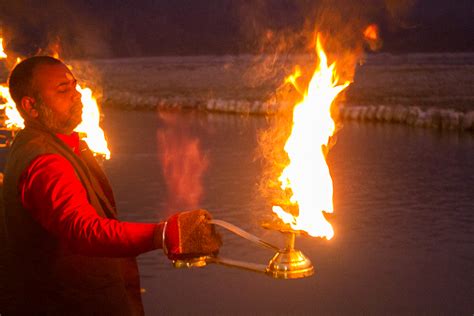 Rishikesh Ganga Aarti Ceremony | Joyelan.com | Tampa Wedding Photographer