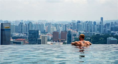 rooftop-infinity-pool-singapore - EscapingAbroad.com