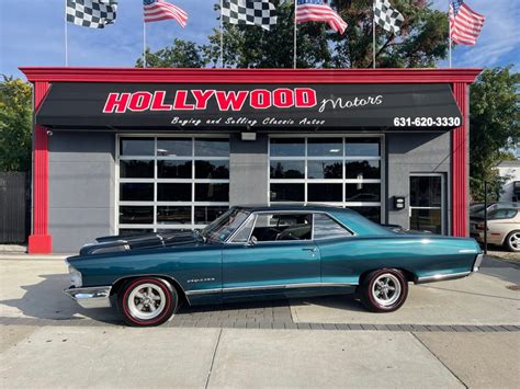 1965 Pontiac Grand Prix | Hollywood Motors