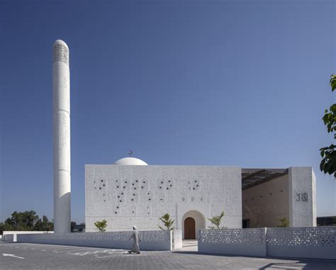 Mosque of Mohamed Abdulkhaliq Gargash / Dabbagh Architects | ArchDaily