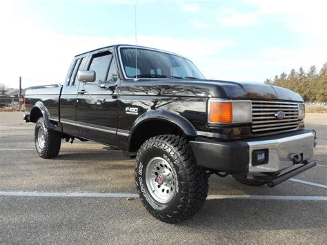 1988 FORD F-150 XLT LARIAT