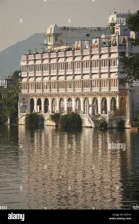 The Lake Pichola hotel. Udaipur, Rajasthan, India Stock Photo - Alamy