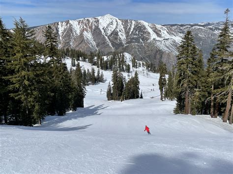 Ski North America's Top 100 Resorts - Ski resort reviews for the best 100 resorts in the United ...