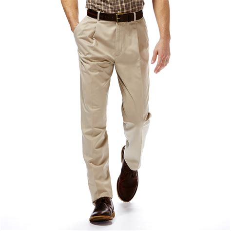 Haggar Men’s Work to Weekend Classic Fit Pleated Pants