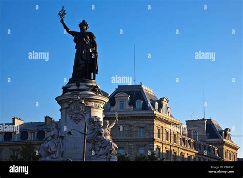 Statue de la republique place republique paris hi-res stock photography ...