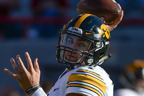 Iowa Football Recruiting: #Swarm2019 Quarterback Targets