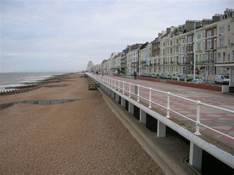 Hastings Seafront © JThomas cc-by-sa/2.0 :: Geograph Britain and Ireland