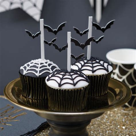 Cake Bunting, Toppers & Wrappers – Baker and Maker