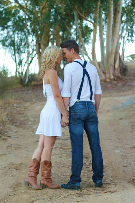 Pin by Alicia Visser on Country Style Couple Shoot | Country couples, Couple shoot, Cute country ...