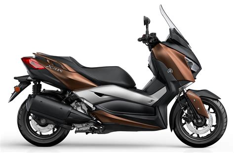 2017 Yamaha X-Max 300 scooter launched in Europe 2017_yam_xmax300_eu ...