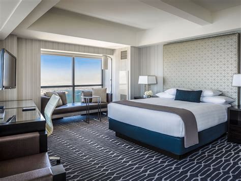 San Diego Convention Center Hotel Rooms | Manchester Grand Hyatt San Diego