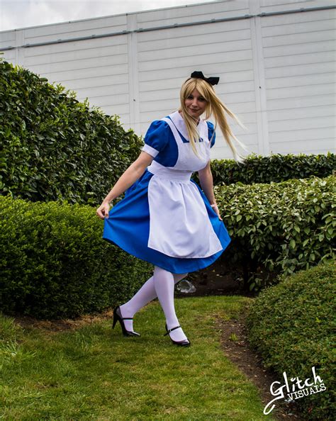 Alice in Wonderland Cosplay by glitchvisuals on DeviantArt