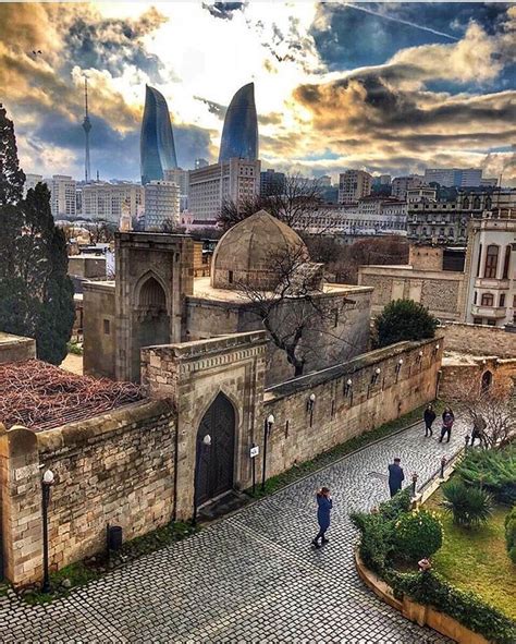 Welcome To Azerbaijan 🇦🇿 on Instagram: “Amazing OLD CiTY 😍 . . #bakut... | Reisen, Reiseideen ...