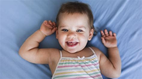 Baby tooth decay: Causes and treatment | HealthShots