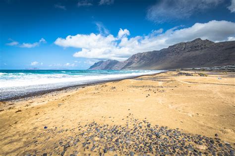 Famara Beach (Lanzarote) | Jet2holidays