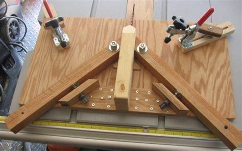 Adjustable Tablesaw Miter Jig | Woodworking jigs, Woodworking, Humidor woodworking plans