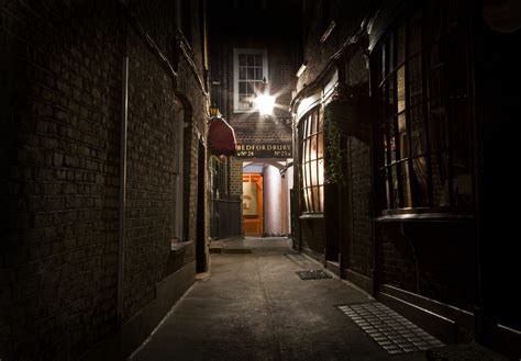 The Haunted London Underground: Tube Station Ghosts. | BDC