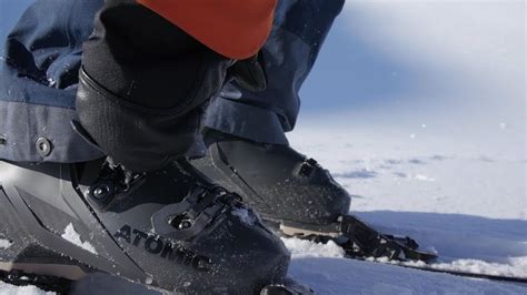 Best Ski Boots For Wide Feet: From Piste To Powder! - The Wise Adventurer