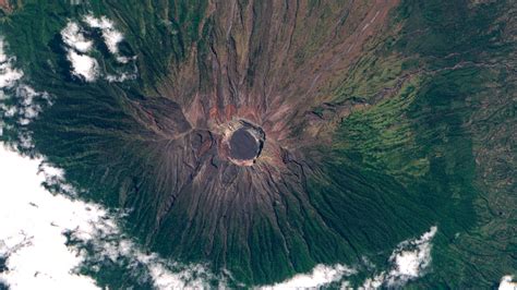 Volcanoes of Indonesia – Satellite images (Sentinel) 2020 – Øystein Lund Andersen Photography