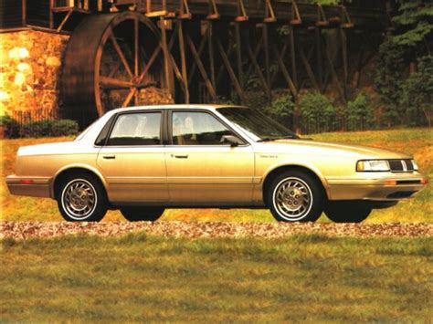 1996 Oldsmobile Cutlass Ciera Pictures & Photos - CarsDirect