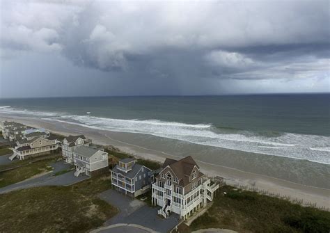 North Carolina Bracing for Hurricane Wrath, Storm Surge