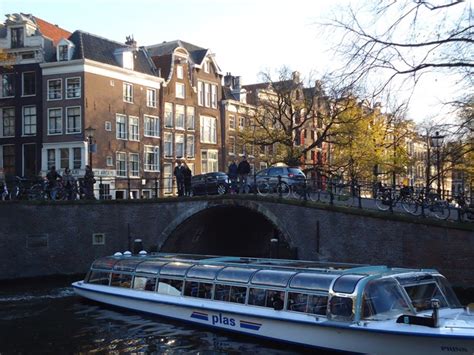 Our Favorite, Foodiest Canal Cruises in Amsterdam