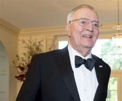 Walter Mondale Biography - Facts, Childhood, Family Life & Achievements