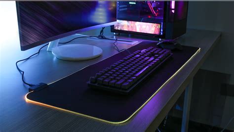 Vetroo MP800 RGB Gaming Mouse Pad, 14 Modes LED Lights, Anti-Slip Rubber Base, Soft Extended ...
