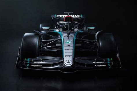 Mercedes presenta el W15, su nuevo coche para la F1 2024