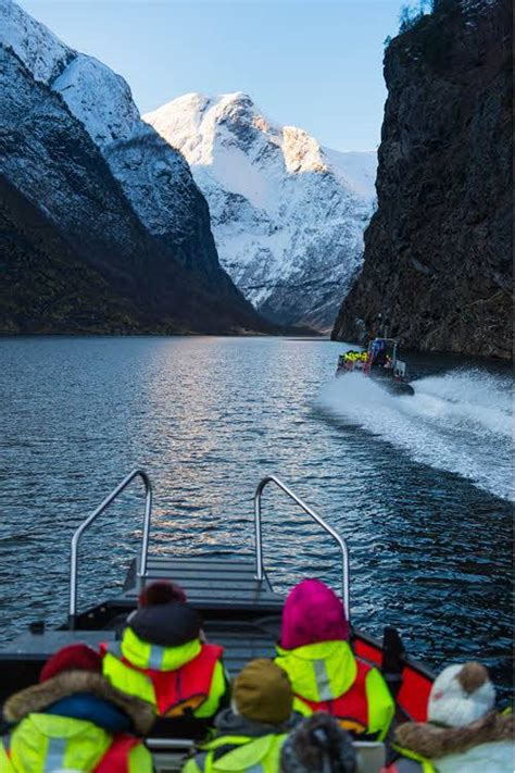 Winter Fjord Safari & additional night in Flam - Fjord Travel Norway