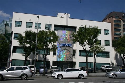 File:SM Entertainment building 2012.JPG - Wikipedia, the free encyclopedia