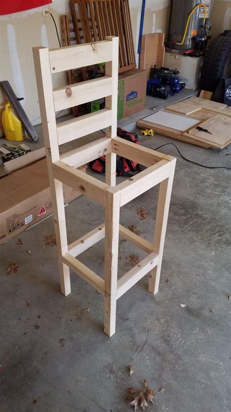 Tall Bar Stool : woodworking Pallet Bar Stools, Bar Chairs Diy, Diy Bar Stools, Diy Stool, Bar ...