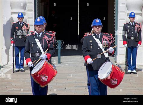 Changing of the guard, Palace Guards at Palais Princier, Princes Palace ...