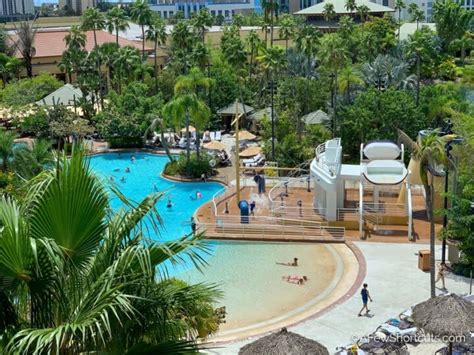 Loews Royal Pacific Resort - The Best Place to Stay at Universal Orlando - A Few Shortcuts