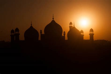 Badshahi Mosque Photos Stock Photos, Pictures & Royalty-Free Images - iStock