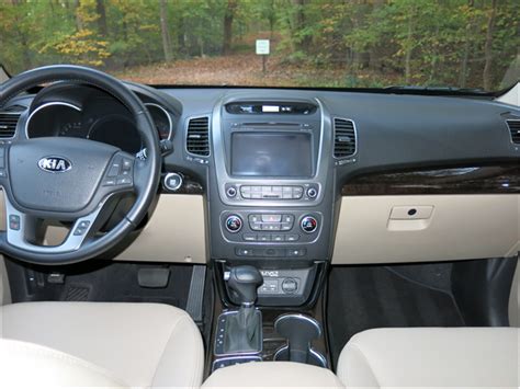 2014 Kia Sorento: 48 Interior Photos | U.S. News