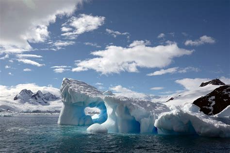 Cierva Cove's Natural Phenomena - Discover by Silversea