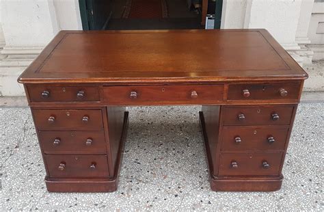Antique Pedestal Desk | 676943 | Sellingantiques.co.uk