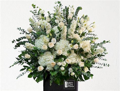 symmetrical-mass-flower-arrangement - 24HRS CITY FLORIST