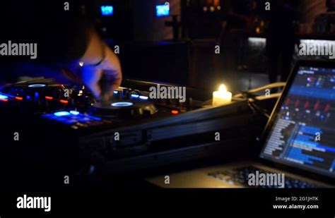 Dj using mixer Stock Videos & Footage - HD and 4K Video Clips - Alamy