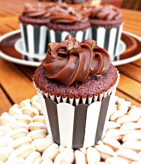 Simple Chocolate Cupcake Recipe with Chocolate Cream Cheese Frosting