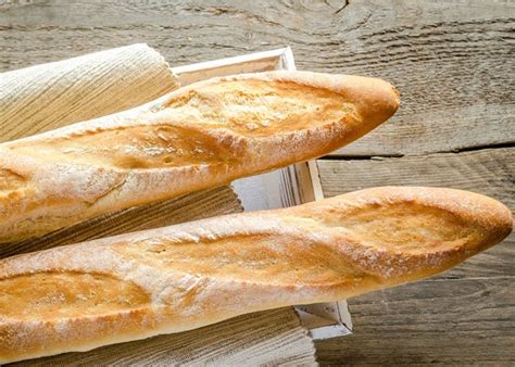 ¿Cómo hacer pan baguette casero? Receta paso a paso