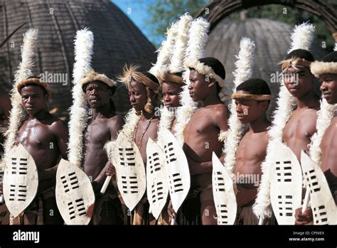 South Africa - KwaZulu-Natal - Traditional Dance "Ngoma" in a Zulu village ' Stock Photo - Alamy