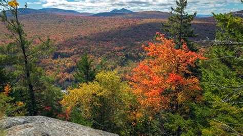 10 Best Places to See Vermont Fall Foliage in 2024