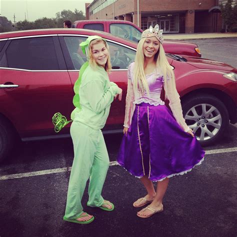 Rapunzel and Pascal. #tanlged #disneyday #rapunzel Duo Costumes, Friend ...