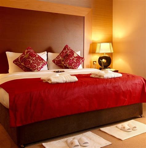 tranquil red and yellow bedroom - Google Search | Small bedroom colours ...