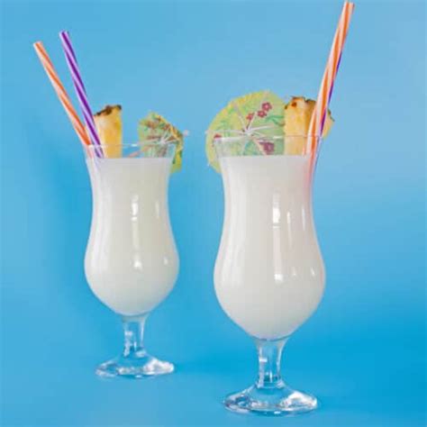 Easy Malibu Pina Colada {Frozen & Shaken} - Bake It With Love