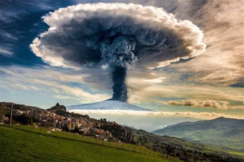 Plinian eruption of Mt. Etna, Italy - 9GAG