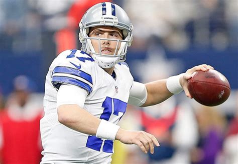 Dallas Cowboys assina com quarterback reserva Kellen Moore