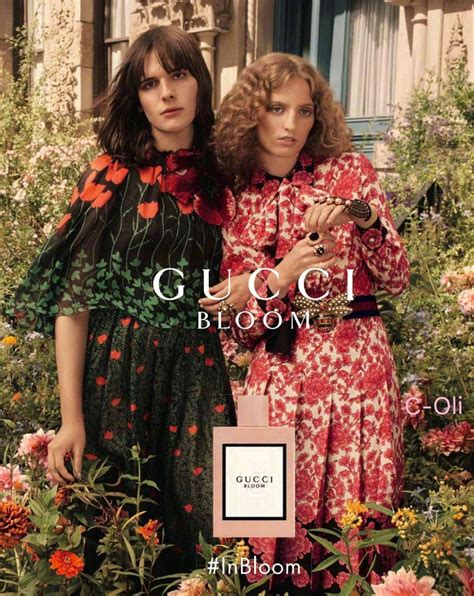 Gucci Bloom Fragrance 2017 (Gucci) | Fotoshooting ideen, Modedesign, Mode